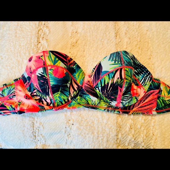 Xhilaration bikini top - Picture 1 of 3